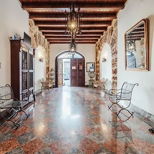 Dimora Degli Scalzi Palermo